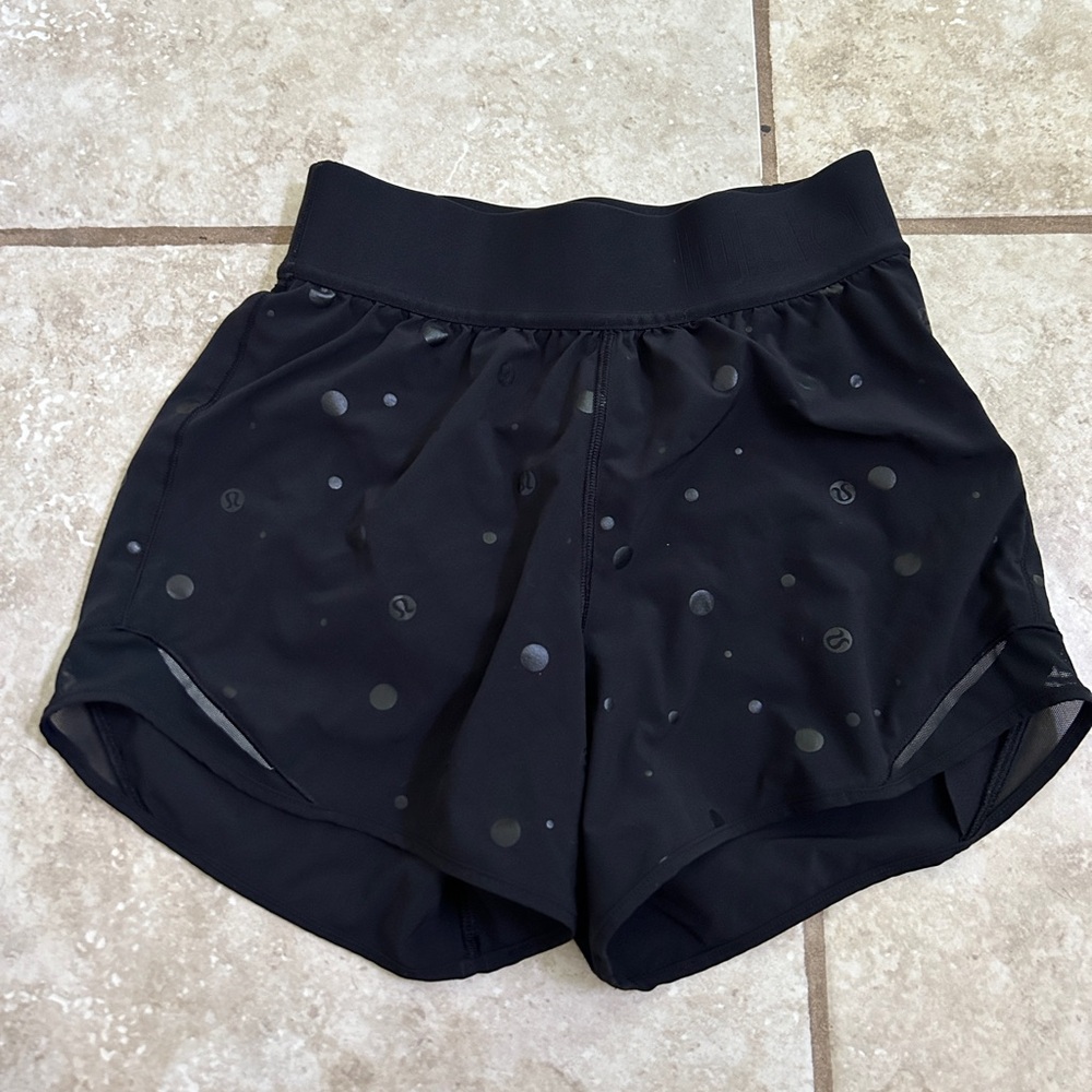 Lululemon Hotty Hot Poco Logo Shorts, black, size 2